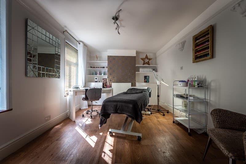 Lisa's Beauty Retreat — beauty salons in Horndean