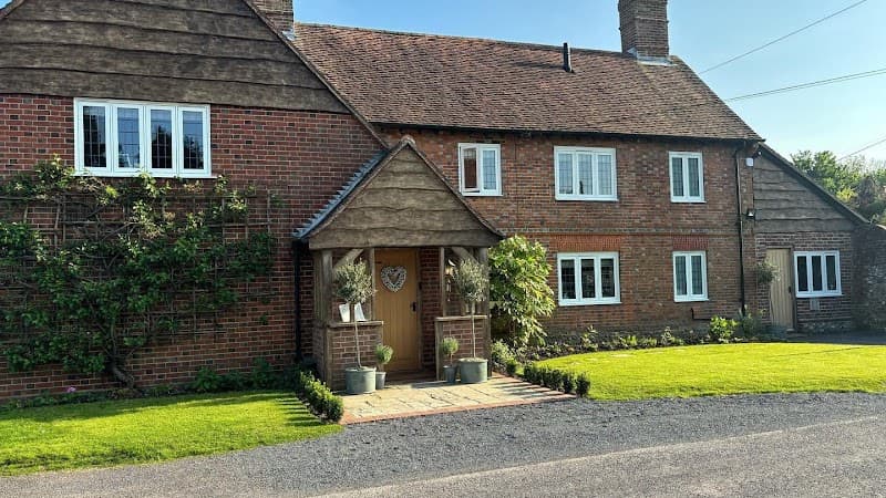 The Farmhouse Sanctuary — beauty salons in Horndean