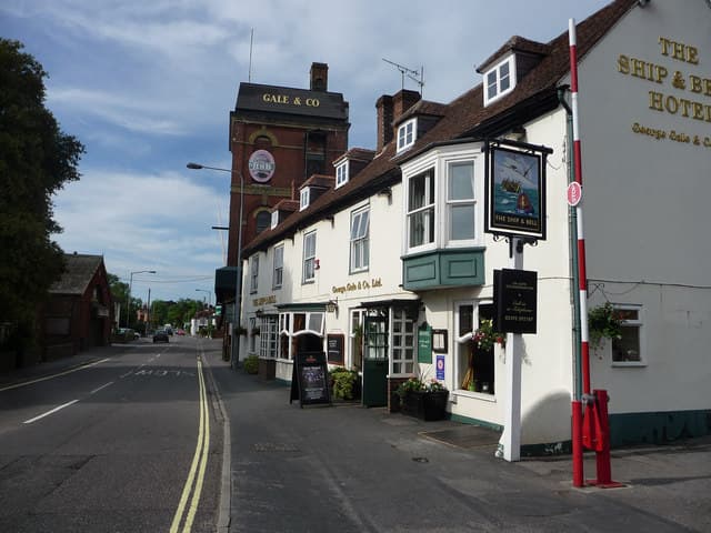 London Road, Horndean — the Ship & Bell Hotel and the former Gale & Co brewery in the village centre